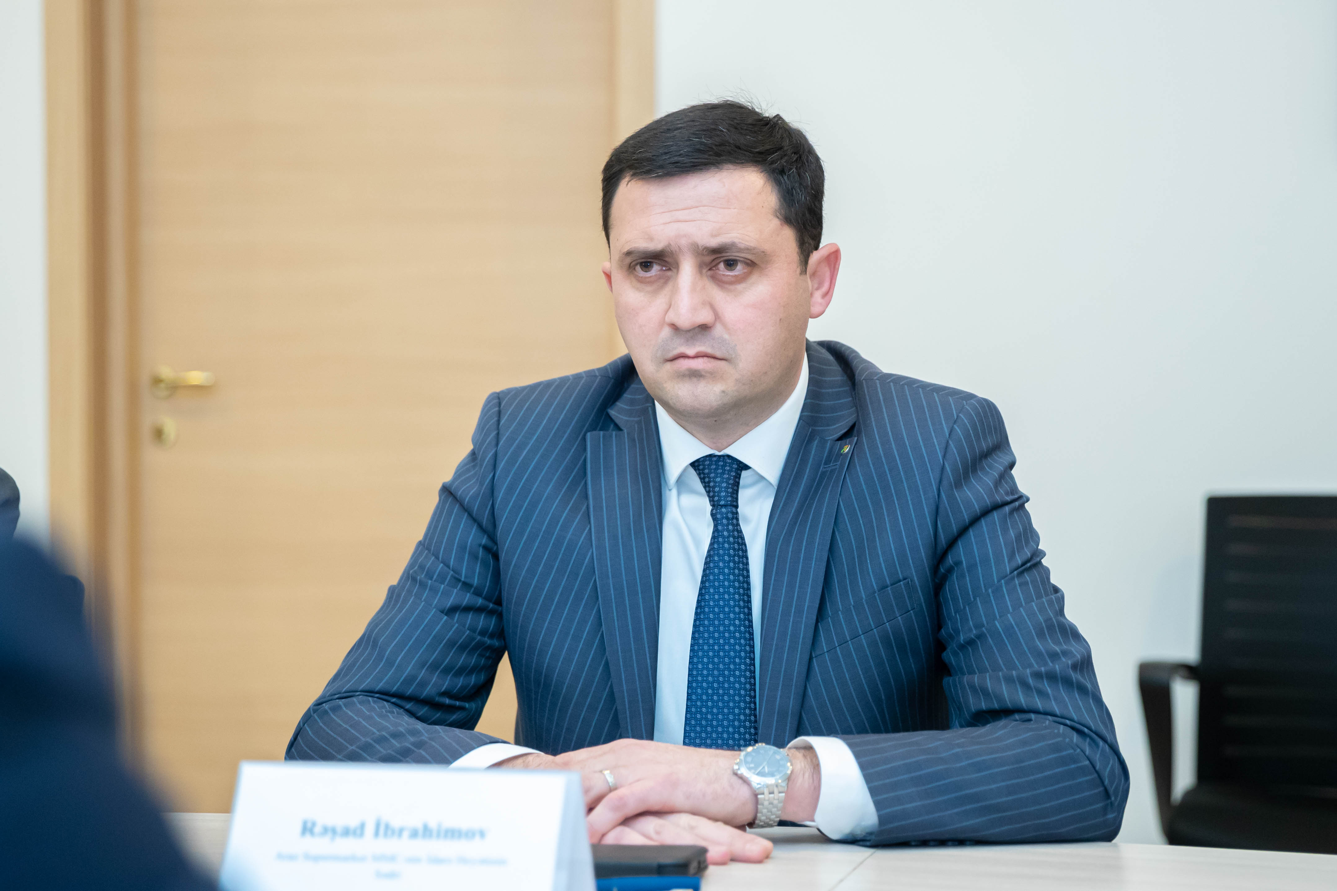 araz-supermarketler-sebekesi-innovativ-hellerden-istifadeni-genislendirir-235